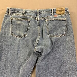 Wrangler Jeans Mens 44x30 Blue Relaxed Premium Quality Denim Straight Workwear